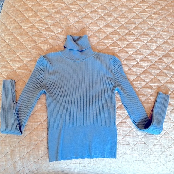 ZARA Knit Cropped Turtleneck - Size M - Picture 2 of 7